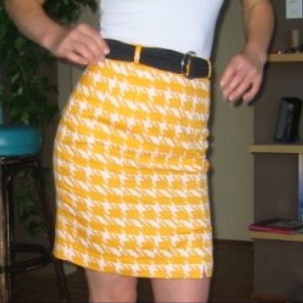 Vintage yellow houndstooth pencil skirt